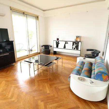 Beautiful 3 Bedroom. Direct Sea View. 401 Cannes