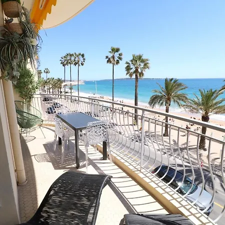 Beautiful 3 Bedroom. Direct Sea View. 401