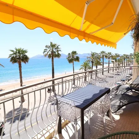 Beautiful 3 Bedroom. Direct Sea View. 401 Cannes