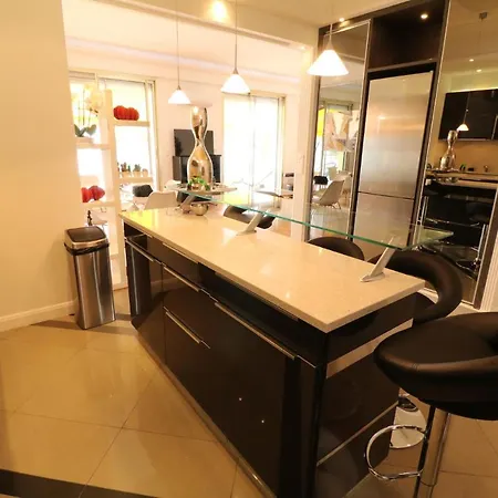 Beautiful 3 Bedroom. Direct Sea View. 401 Apartment *