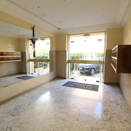 Beautiful 3 Bedroom. Direct Sea View. 401 Apartment Cannes