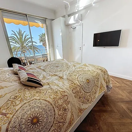 Beautiful 3 Bedroom. Direct Sea View. 401