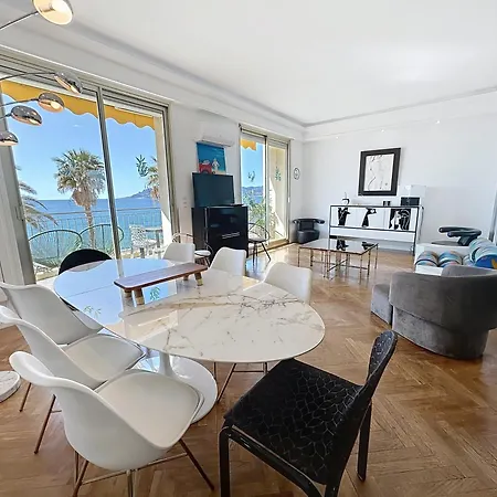 Beautiful 3 Bedroom. Direct Sea View. 401 Daire *
