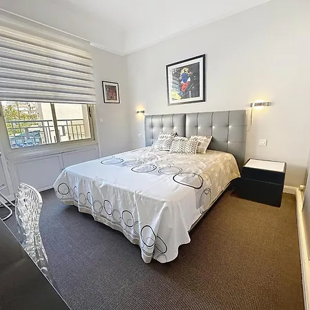 Beautiful 3 Bedroom. Direct Sea View. 401