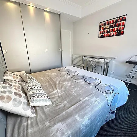 Beautiful 3 Bedroom. Direct Sea View. 401 קאן